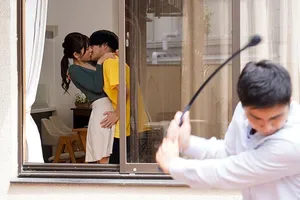 Cô gái dễ thương đang sờ lồn mình trong phòng tắm và rên rỉ, toàn thân ướt át khiến người ta tưởng tượng