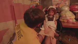 Cô nàng nhà bên luôn thích khoe cặp mông của mình và cậu nam sinh số hưởng