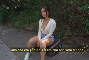 Cô ở độ tuổi 40 có nét quyến rũ trưởng thành khác thường